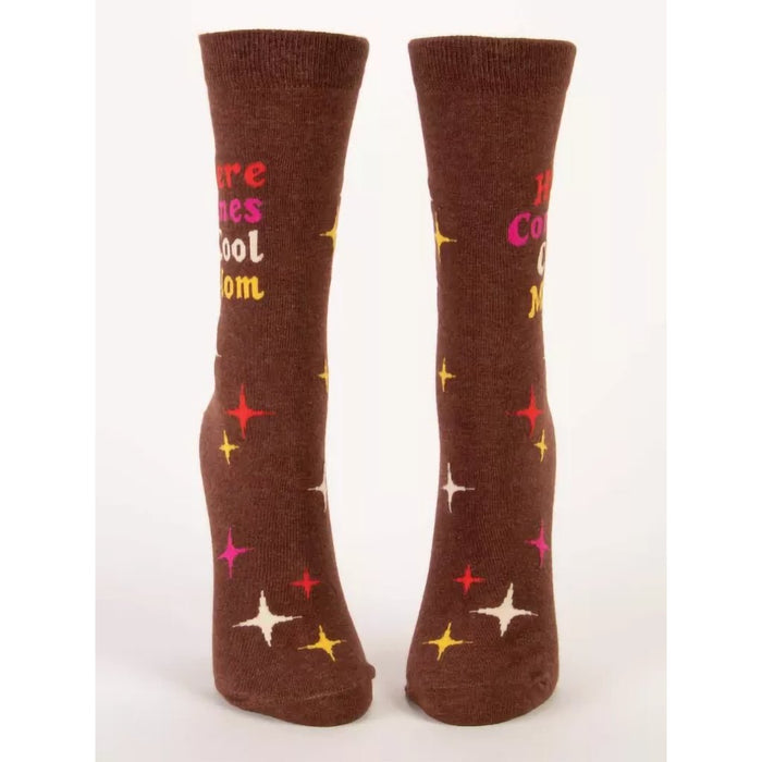 Blue Q : Women's Crew Socks - HERE COMES COOL MOM - Blue Q : Women's Crew Socks - HERE COMES COOL MOM