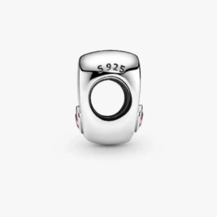 This Pandora Clear Sparkling Row Clip Charm adds elegant sparkle and balance to your Pandora Moments bracelet.