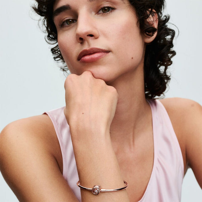 PANDORA : Pandora Moments Encircled Clasp Bangle - Rose Gold - PANDORA : Pandora Moments Encircled Clasp Bangle - Rose Gold