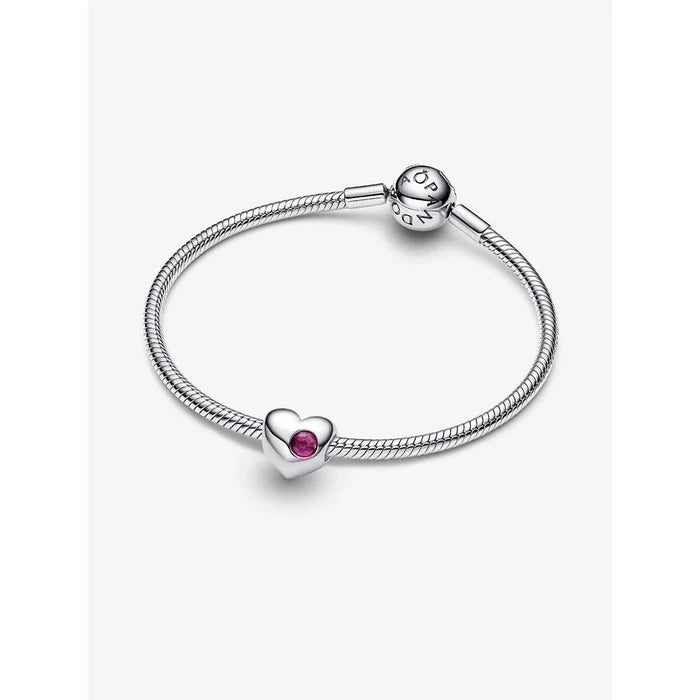 This Pandora July Engravable True Red Stone Heart Charm brings a vibrant and personal touch to your Pandora collection.