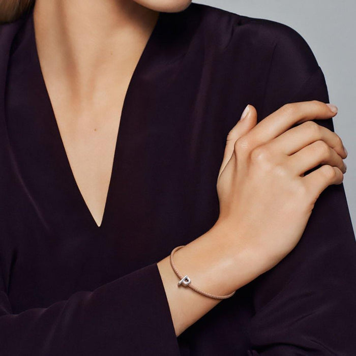 "PANDORA : MOMENTS Letter Charm - 'P' -"