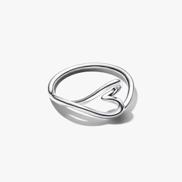 Sterling silver Pandora Organically Shaped Heart Small Ring featuring a delicate, organically shaped heart.