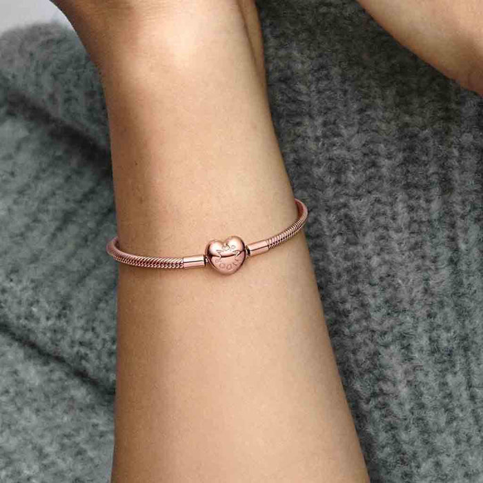 PANDORA : Pandora Moments Heart Clasp Snake Chain Bracelet in Rose Gold - PANDORA : Pandora Moments Heart Clasp Snake Chain Bracelet in Rose Gold