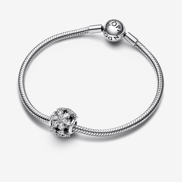 "PANDORA : Sparkling Herbarium Cluster Round Charm -"