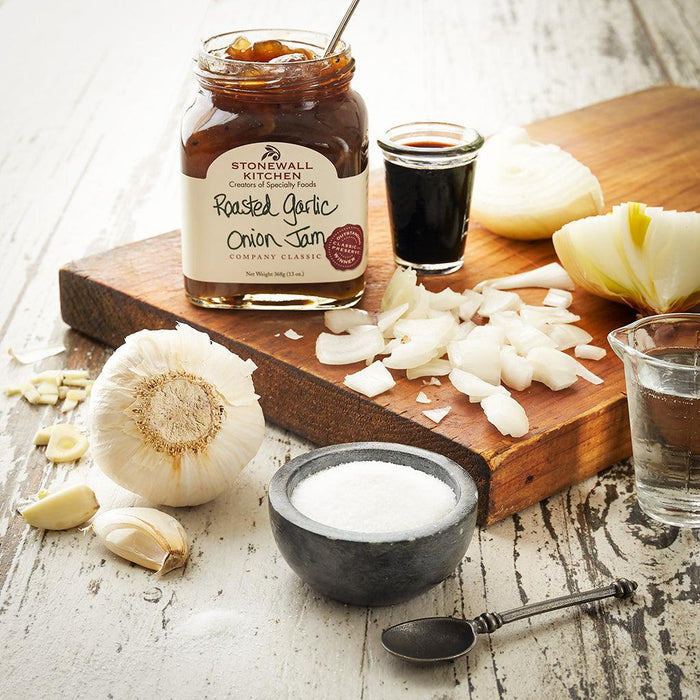 "Stonewall Kitchen : Roasted Garlic Onion Jam -"