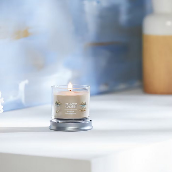 Yankee Candle : Signature Small Tumbler Candle in Amber & Sandalwood
