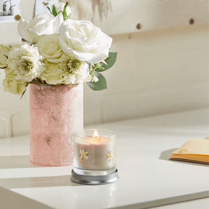 "Yankee Candle : Signature Small Tumbler Candle in Vanilla Crème Brûlée -"